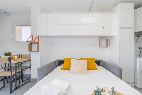 WELCS ESTUDIO 415 EMP con vistas al mar