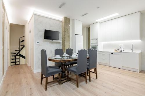 Madrid Ventas II, 6 bedrooms for 12 people