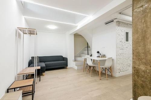 Madrid Ventas II, 6 bedrooms for 12 people