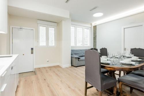 Madrid Ventas II, 6 bedrooms for 12 people