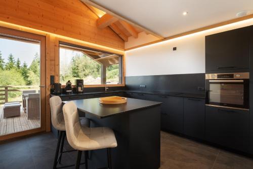 Chalet Farnes 800 Brand new Luxury Chalet with Panoramic Lake Views