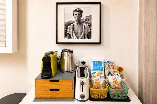 Space Oddity Naples Apartment