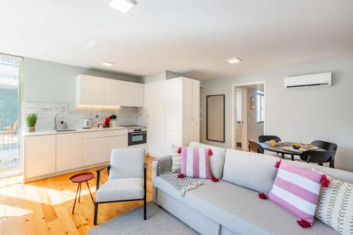 Bright Boavista Flat | Balcony & AC