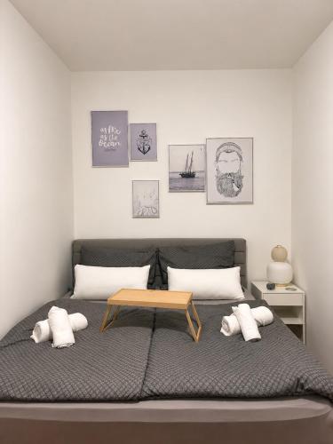 Spacious Garden Apartment 2 Bedrooms Private Terrace Near Metro