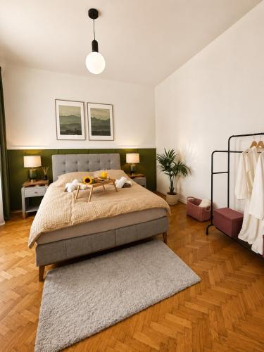 Apartment 5 min Schönbrunn Gloriette, Direct to City Center, Free Parking