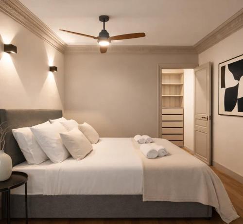 Fabulous property near Pantheon with lift
