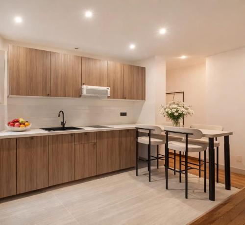 Fabulous property near Pantheon with lift