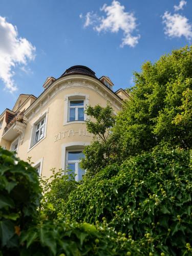 Apartment 5 min Schönbrunn Gloriette, Direct to City Center, Free Parking