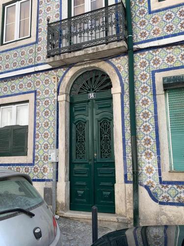 Olarias Sunlit Retreat in Historic Lisbon