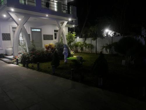 Gallery image of Jayanthy White House in Trincomalee
