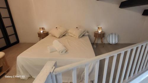 Charment petit t2 en duplex piscine