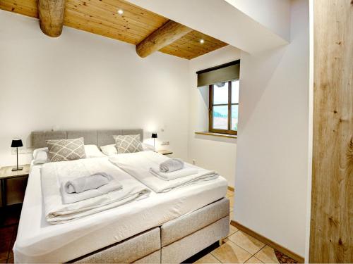 Apartment Edelweiss Deluxe 10 by Interhome