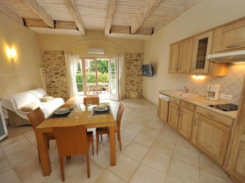 Apartment Appartement Nikae by Interhome