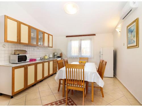 Apartment Zdravko B2 für 5 Personen by Interhome