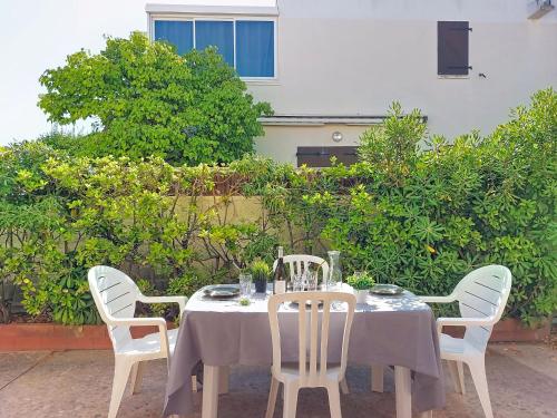 Apartment Les Supers Marines-3 by Interhome