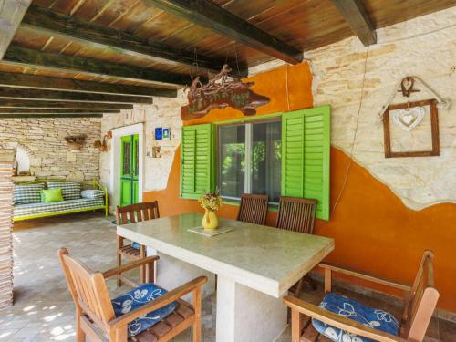 Holiday Home Helena by Interhome