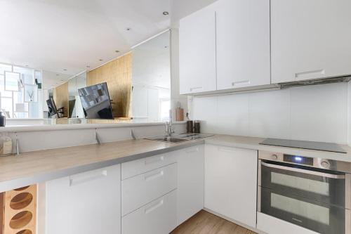 Luxury Apartment Montaigne Avenue