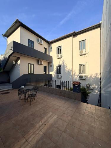 Residencia LIS B&B and Parking