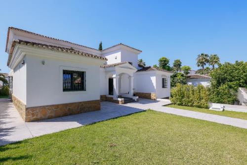 Villa Puerto Banus, Piscina, BBQ, Smart TV, AC, Discoteca, 12 personas photo 10