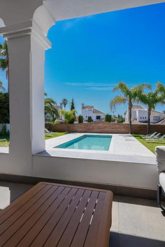 Villa Puerto Banus, Piscina, BBQ, Smart TV, AC, Discoteca, 12 personas photo 13