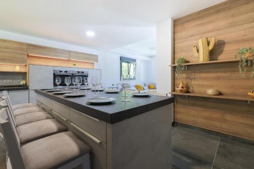 Villa Puerto Banus, Piscina, BBQ, Smart TV, AC, Discoteca, 12 personas photo 29