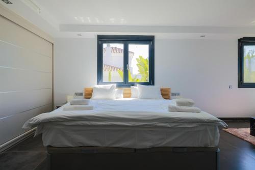 Villa Puerto Banus, Piscina, BBQ, Smart TV, AC, Discoteca, 12 personas photo 66