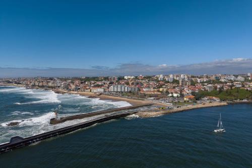 Stylish Oceanfront 3-Suite Retreat by HostWise