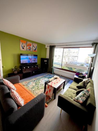 Entire apartment near Eiffel Tower