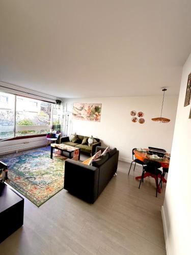 Entire apartment near Eiffel Tower