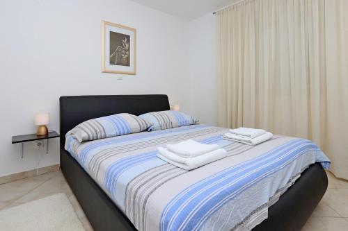 Apartments by the sea Kampor, Rab - 24554