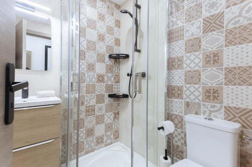 Studio Chanel - central, balcon, clim, proche Palais&Plages