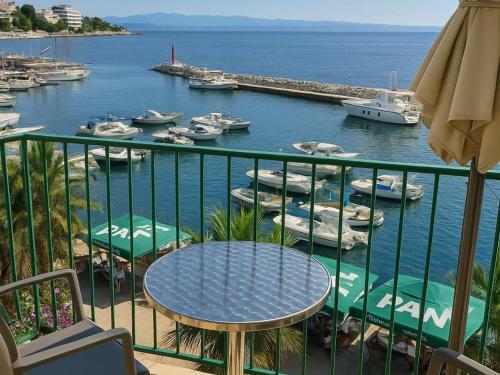 One Bedroom apartment with Balcony and Sea View A3
