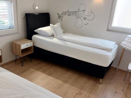 Villa Ni i Makarska -Two Bedroom Apartment With Terrace And Hot Tub Lux F
