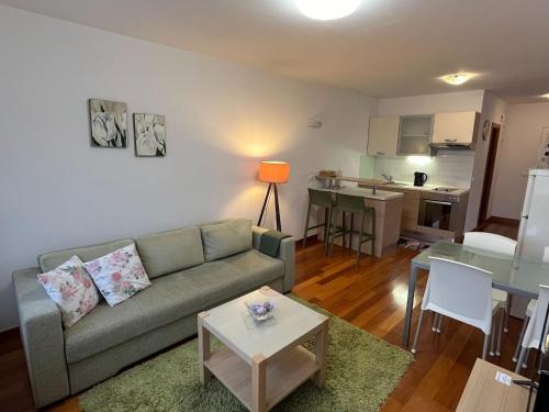 Villa Ni i Makarska - One Bedroom Apartment With Balcony G