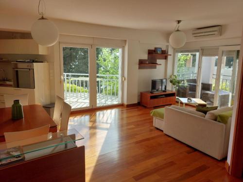 Villa Ni i Makarska - One Bedroom Apartment With Balcony Marina