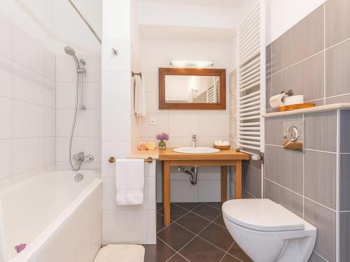 One Bedroom apartment with Balcony and Sea View A1