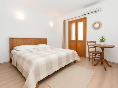One Bedroom apartment with Balcony and Sea View A1