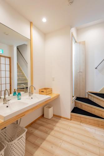 New! Japanese-Style Private House 浪花町 天満駅徒歩3分 心斎橋直通 くつろぎテラス付き 最大6名