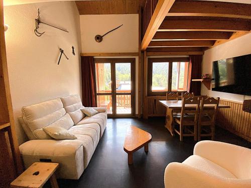 Résidence Croix De Verdon - Appartement Savoyard en plein centre de Méribel MAE-3204
