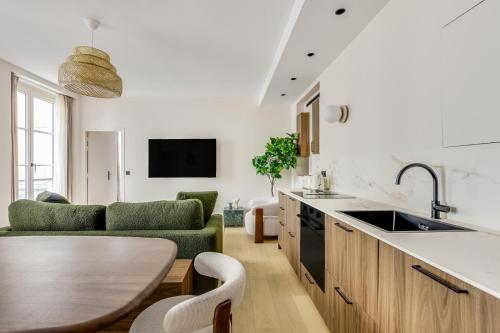 Pick A Flat's Apartment in Saint Germain - Rue Corneille