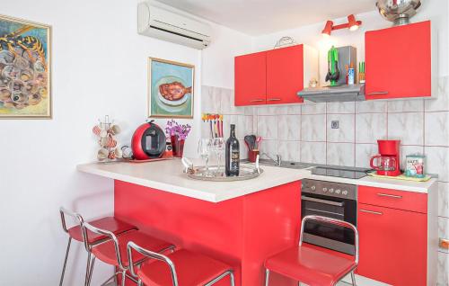 3 Bedroom Amazing Apartment In Split