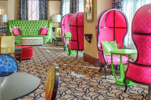 Staypineapple, The Maxwell Hotel, Seattle Center Seattle Image