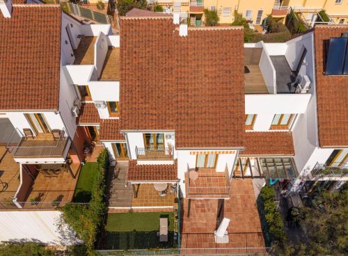 Spacious 4BR Townhouse | Private Rooftop Terrace