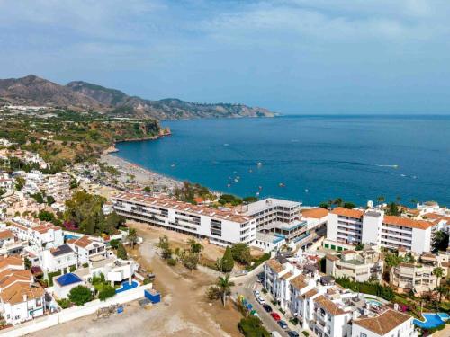 Villa Algarrobo - Luxury Villa with pool in town centre - LUAL
