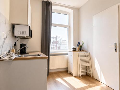 Beautiful 2BR Apt, Near Meidling Station