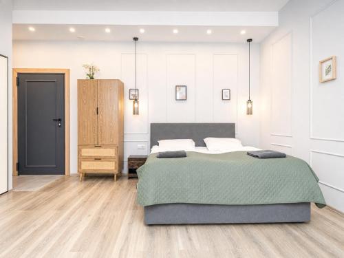 Private and Elegant Studio in Residential Vienna
