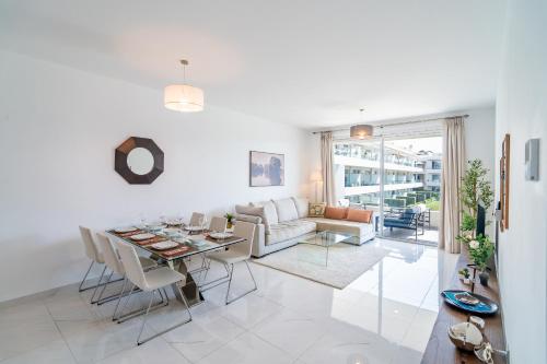 Cubo's Bel-Air Estepona Apartment
