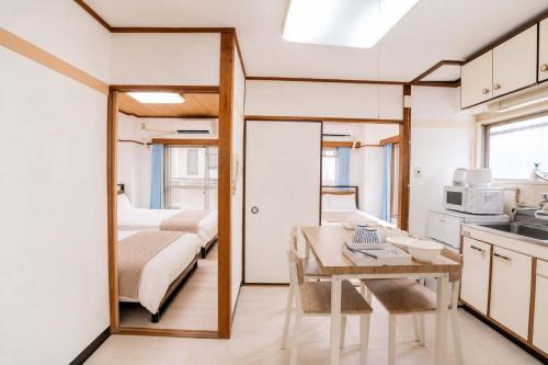 103Room 1 Stop from Ikebukuro Entire 35m on 1st Floor 2 Bedrooms for up to 6 Guests 3Minute Walk to Don Quijote