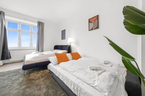 2 Bedroom Apartments, free Parking, Kitchen, Smart TV