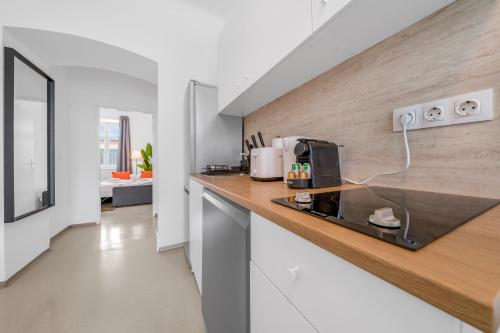 2 Bedroom Apartments, free Parking, Kitchen, Smart TV